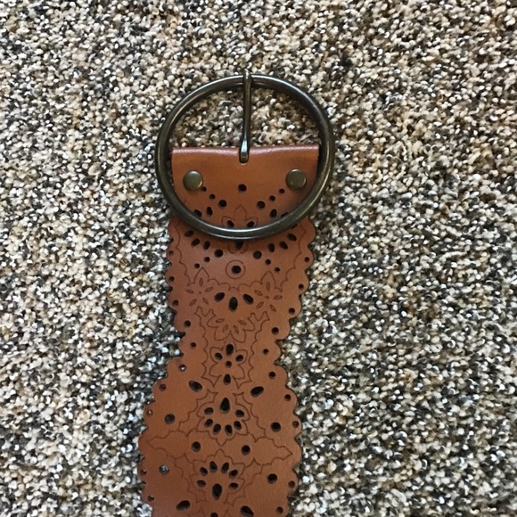 Women’s Brown Leather Adjustable Belt - Picture 4 of 5